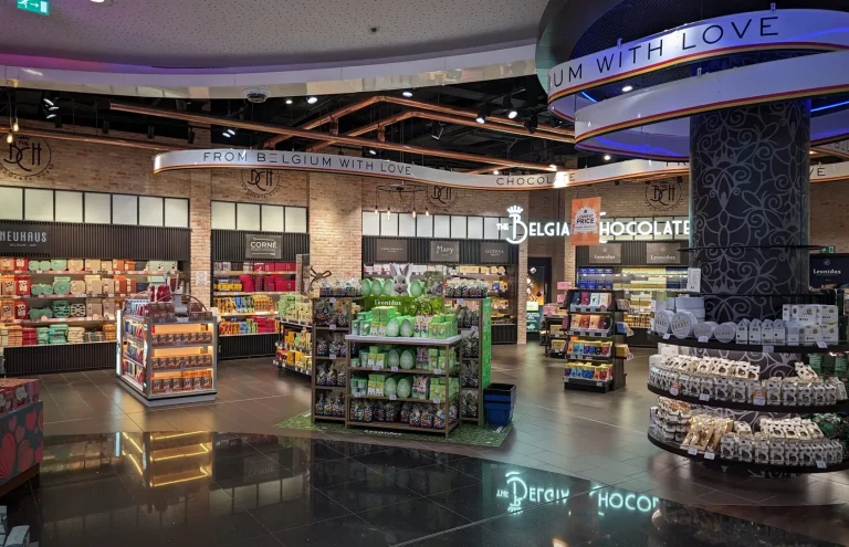 Tienda de chocolates belgas con variedad de productos.